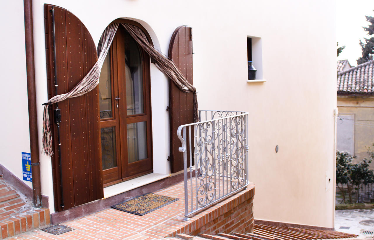 Agriturismo Pozzuolo Serrungarina Exteriör bild